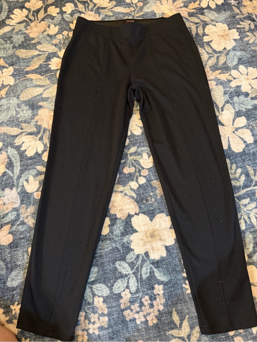 Apt 9 Black Slim-Fit women’s Pants size medium